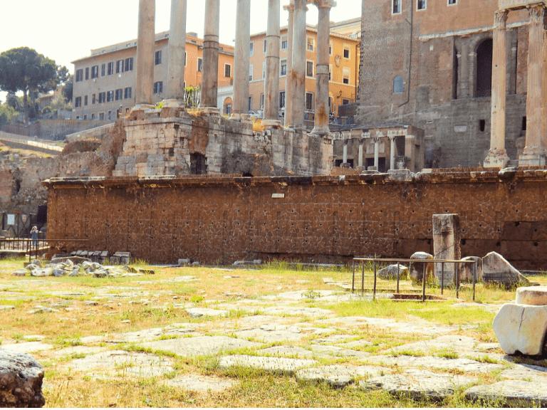 Roman Forum Guide: Must-See Monuments – World by Isa